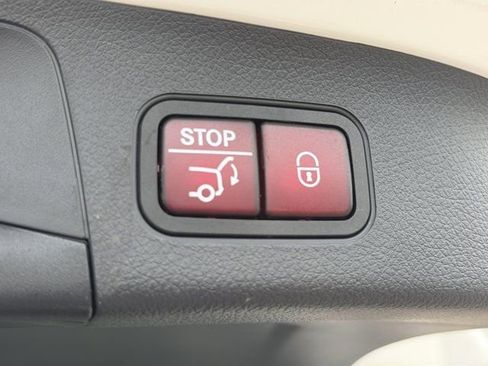 Certified 2024 Mercedes-Benz GLA 250 4MATIC image 7