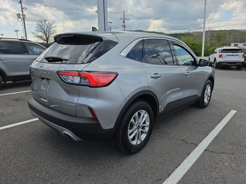 Used 2022 Ford Escape SE w/ Convenience Package AWD/4WD image 3