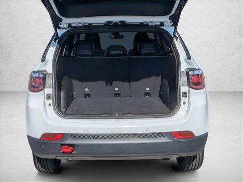 Used 2023 Jeep Compass Trailhawk image 7