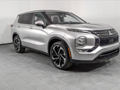 Used 2024 Mitsubishi Outlander SE image 11