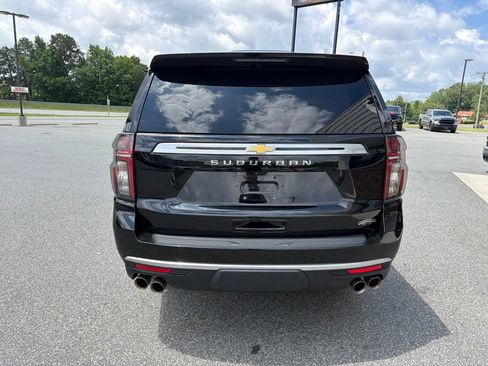 Used 2024 Chevrolet Suburban High Country RWD image 7
