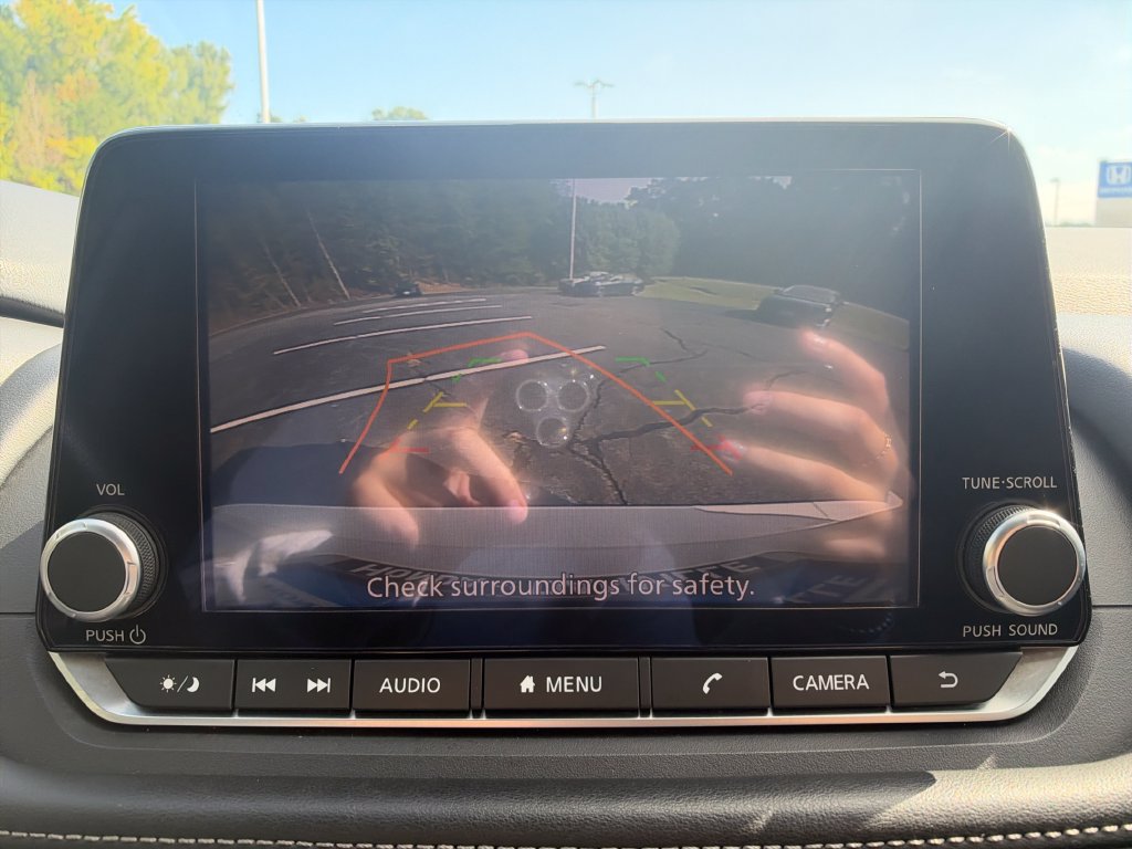 Used 2024 Nissan Rogue S AWD/4WD image 17