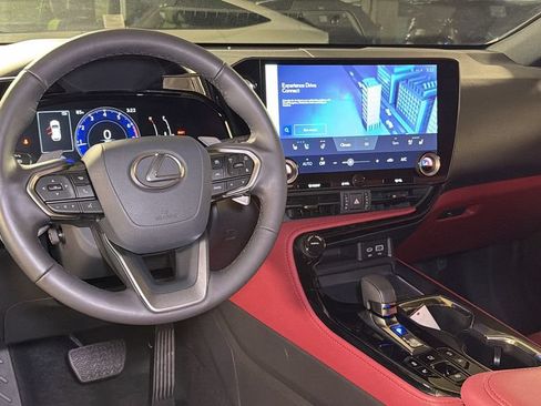 Certified 2025 Lexus NX 350 AWD w/ Accessory Package (2T) image 17