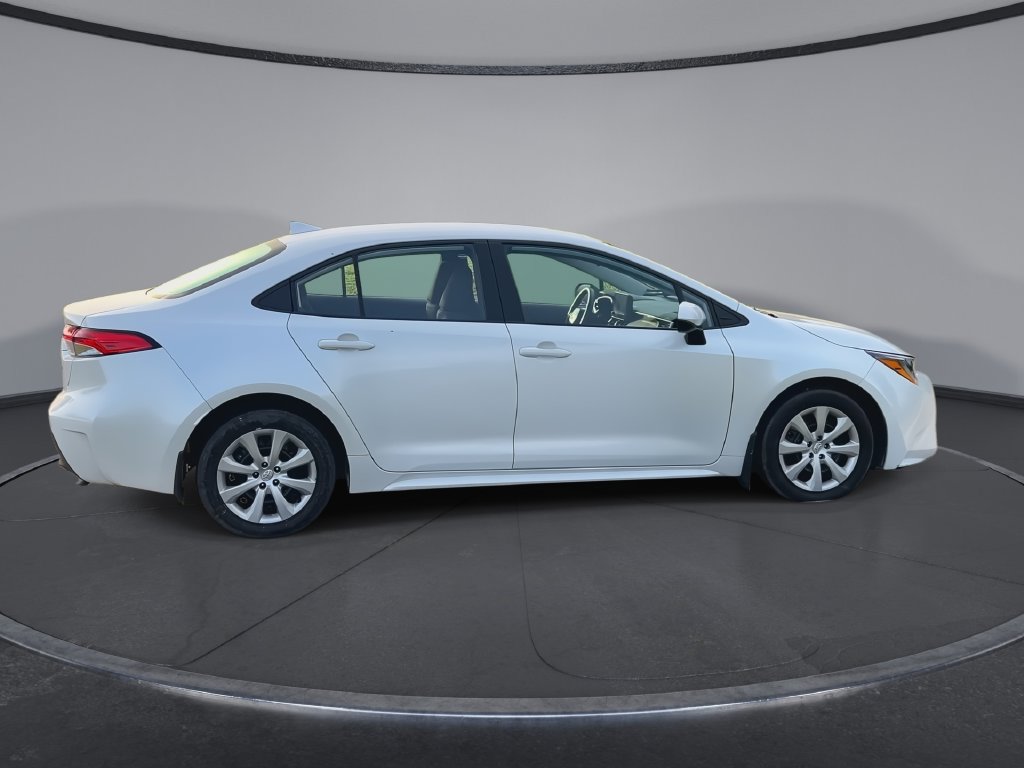 Used 2025 Toyota Corolla LE FWD image 9