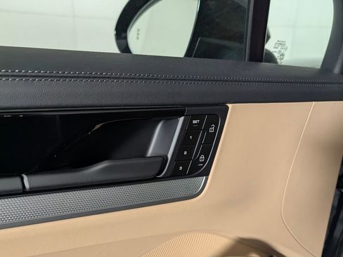 New 2026 Porsche Cayenne image 27