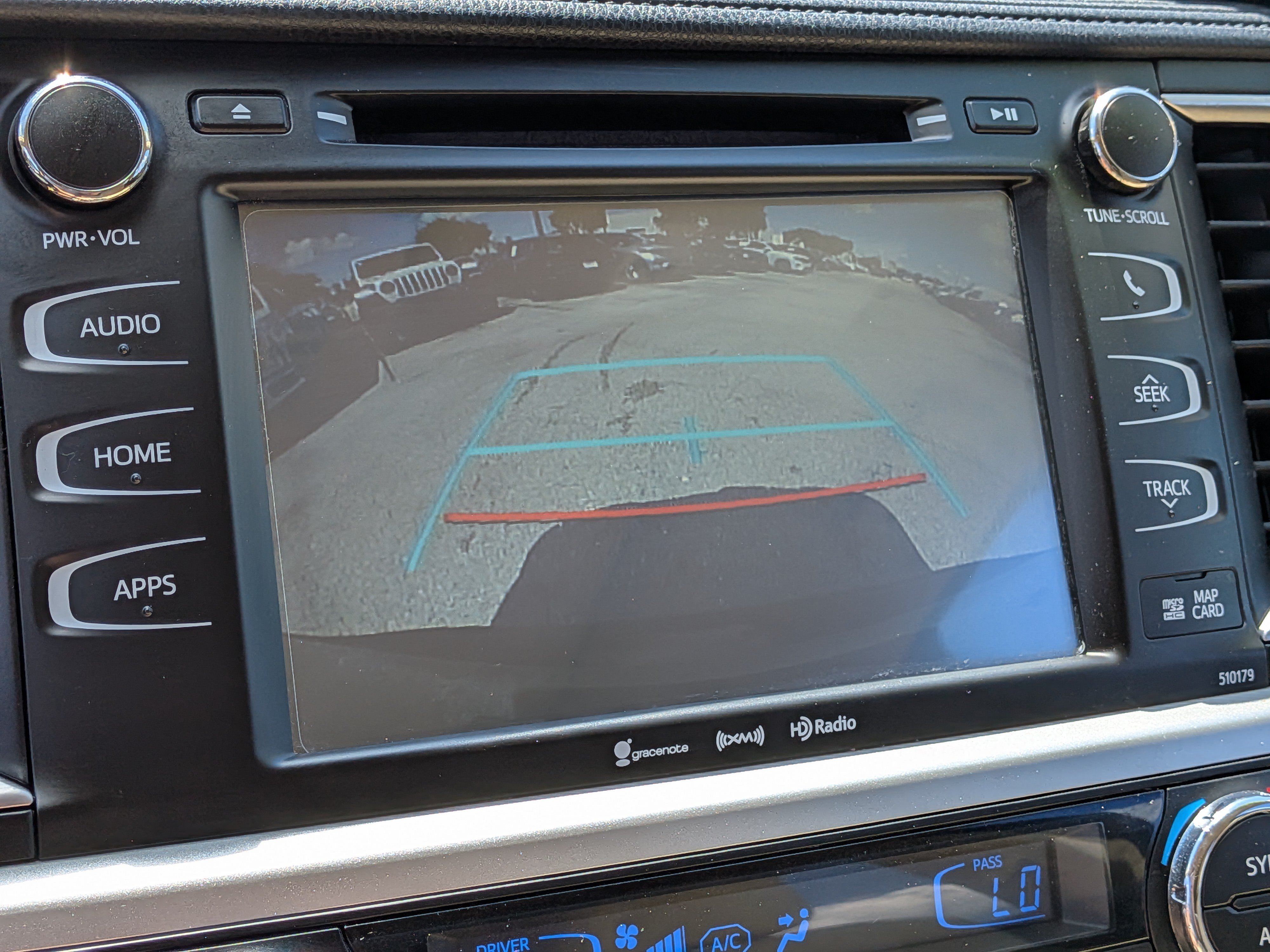 Used 2017 Toyota Highlander XLE FWD image 34