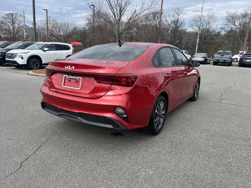 Used 2024 Kia Forte LXS w/ LXS Technology Package image 5