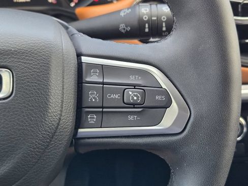 Used 2025 Jeep Compass Limited AWD/4WD image 37