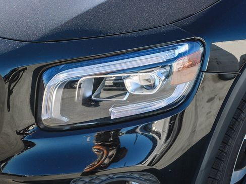 Used 2022 Mercedes-Benz GLB 250 image 5