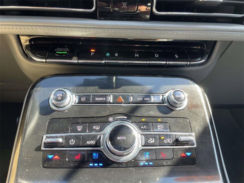 Used 2022 Lincoln Nautilus Reserve w/ Equipment Group 201A image 28