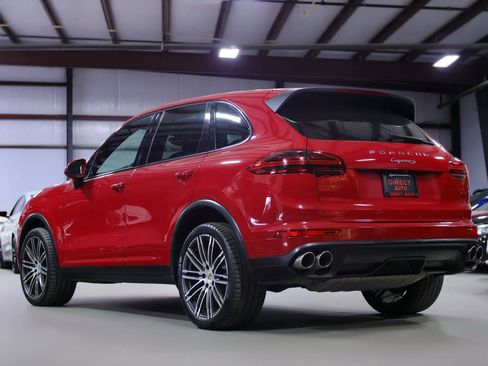 Used 2018 Porsche Cayenne S image 16