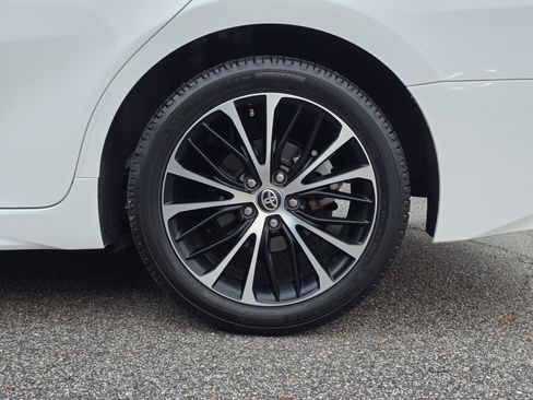 Used 2020 Toyota Camry SE image 34