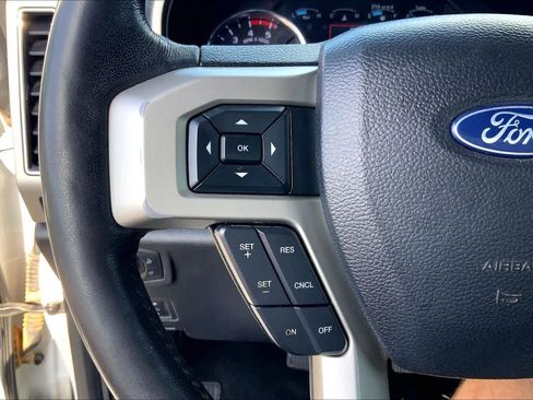 Used 2019 Ford F250 Lariat w/ Lariat Ultimate Package AWD/4WD image 24