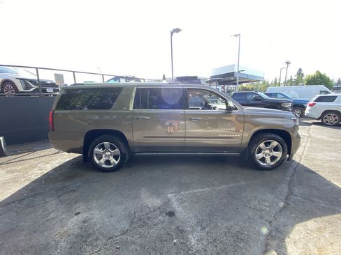 Used 2016 Chevrolet Suburban LTZ AWD/4WD image 7