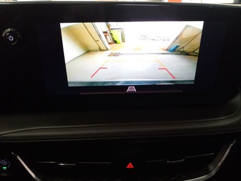 Used 2025 Buick Encore GX Preferred AWD/4WD image 5