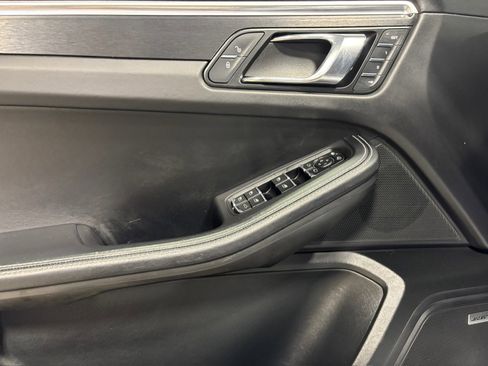 Used 2018 Porsche Macan GTS AWD/4WD image 13