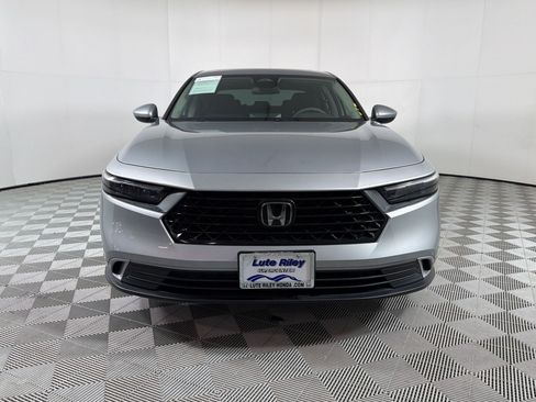 Used 2023 Honda Accord EX image 6