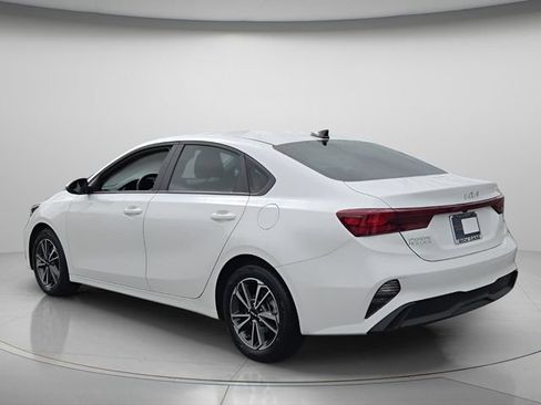 Used 2023 Kia Forte LXS w/ LXS Technology Package FWD image 6