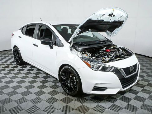 Used 2020 Nissan Versa S FWD image 31