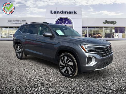 Used 2025 Volkswagen Atlas SE image 1