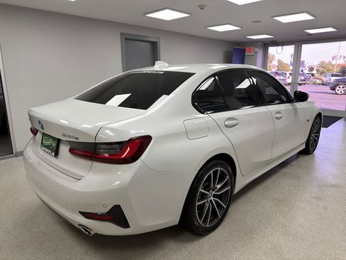 Used 2022 BMW 330e xDrive w/ Driving Assistance Package AWD/4WD image 3