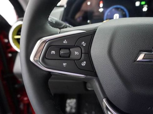 New 2026 Chevrolet Trax LT w/ Sunroof Package FWD image 17