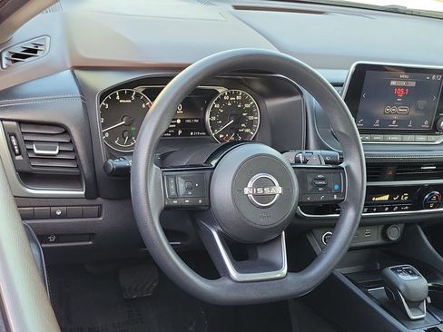Used 2023 Nissan Rogue SV AWD/4WD image 8