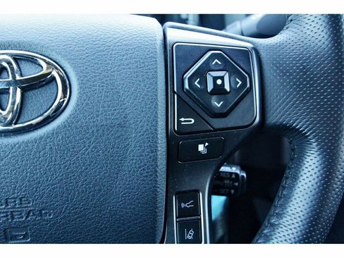 Used 2019 Toyota Tacoma TRD Sport image 19