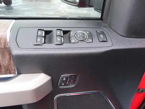 Used 2019 Ford F250 Lariat w/ Lariat Ultimate Package AWD/4WD image 27
