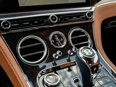 Used 2021 Bentley Continental GT AWD/4WD image 31
