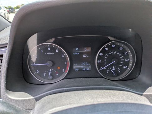 Used 2017 Hyundai Elantra SE FWD image 26