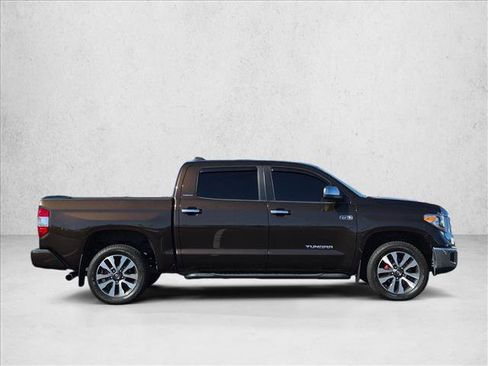 Used 2021 Toyota Tundra Limited w/ Limited Premium Package AWD/4WD image 4