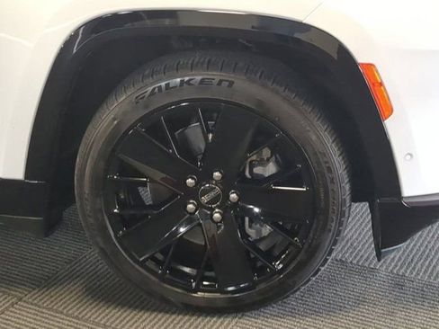 Used 2024 Jeep Wagoneer Launch Edition image 10