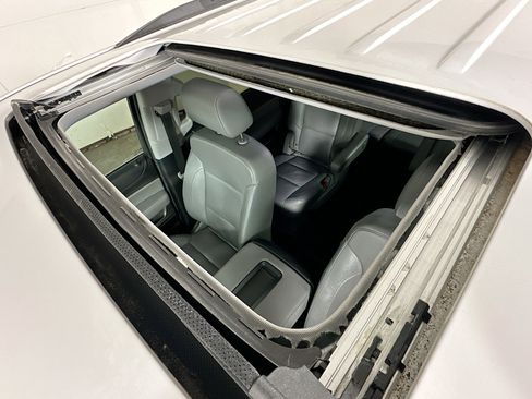 Used 2019 Chevrolet Suburban LT image 22