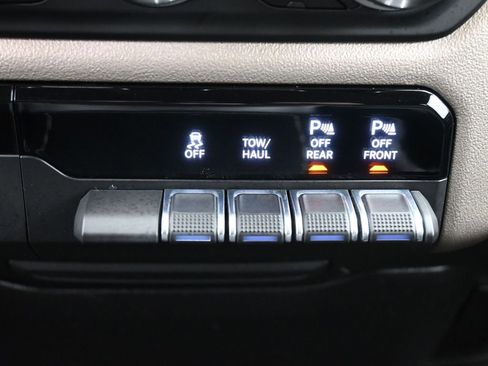 Used 2020 RAM 1500 Laramie image 28