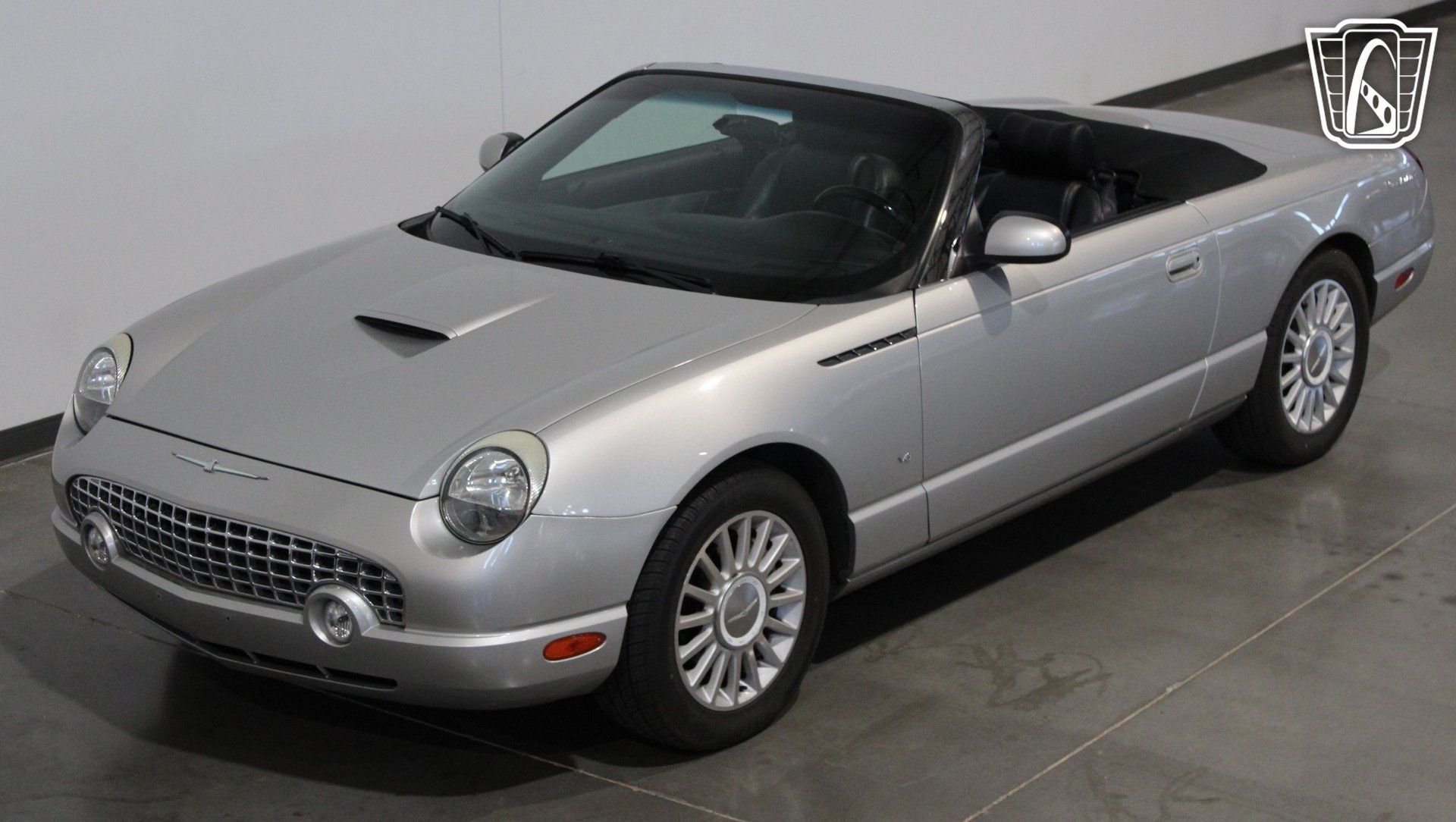 Used 2004 Ford Thunderbird RWD image 12