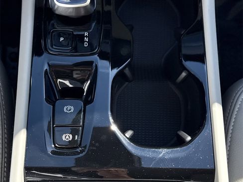 New 2026 Volvo XC40 B5 Plus w/ Protection Package Premier image 29