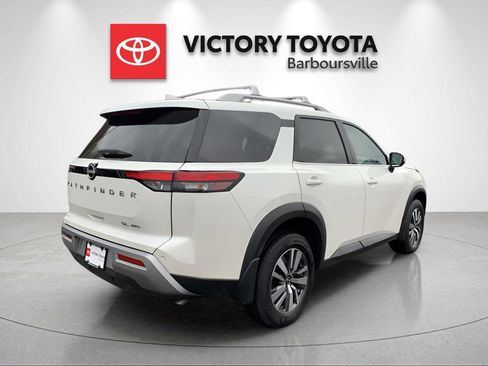 Used 2024 Nissan Pathfinder SL image 5