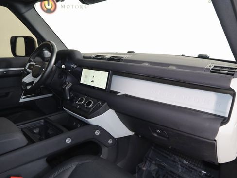 Used 2023 Land Rover Defender 110 SE image 51