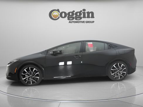 New 2026 Toyota Prius Plug-In Hybrid image 5