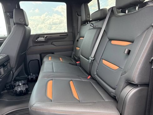 New 2026 GMC Sierra 2500 AT4 w/ AT4 Premium Plus Package AWD/4WD image 32