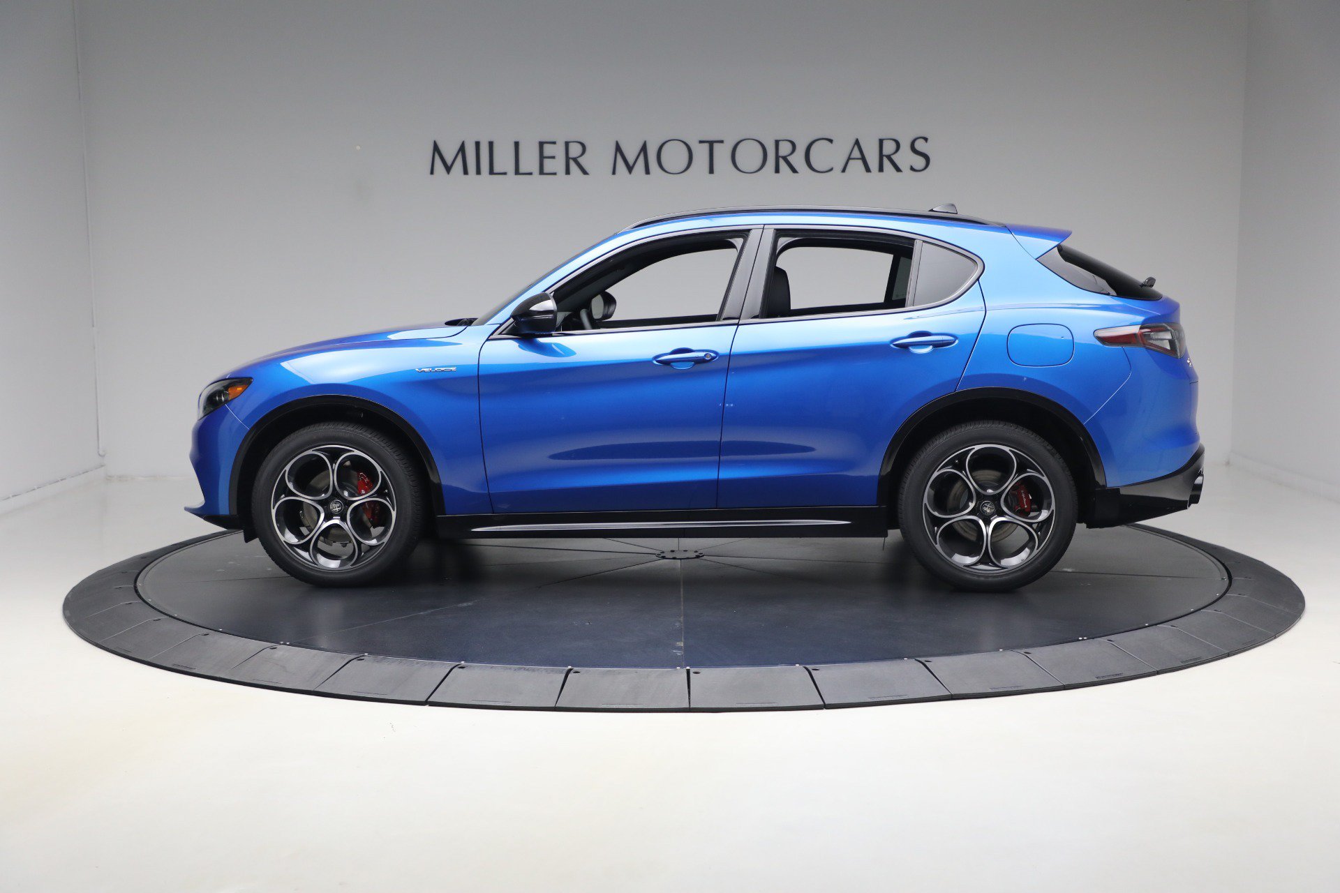 New 2026 Alfa Romeo Stelvio Sprint AWD/4WD image 4