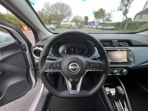 Used 2025 Nissan Versa SV FWD image 32