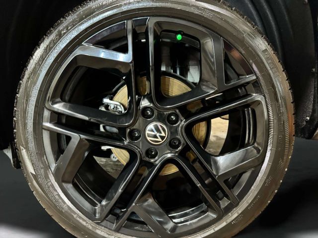 Used 2026 Volkswagen Tiguan SE R-Line AWD/4WD image 33