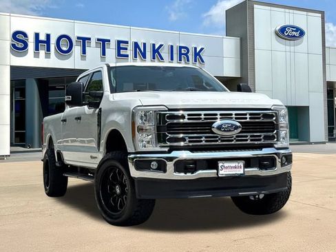 Used 2023 Ford F250 XLT w/ FX4 Off-Road Package AWD/4WD image 1