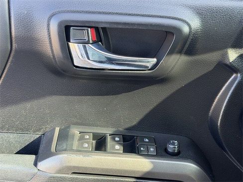 Used 2022 Toyota Tacoma TRD Off-Road image 23