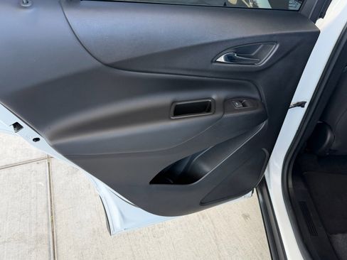 Used 2019 Chevrolet Equinox LT w/ Sun & Navigation Package image 15