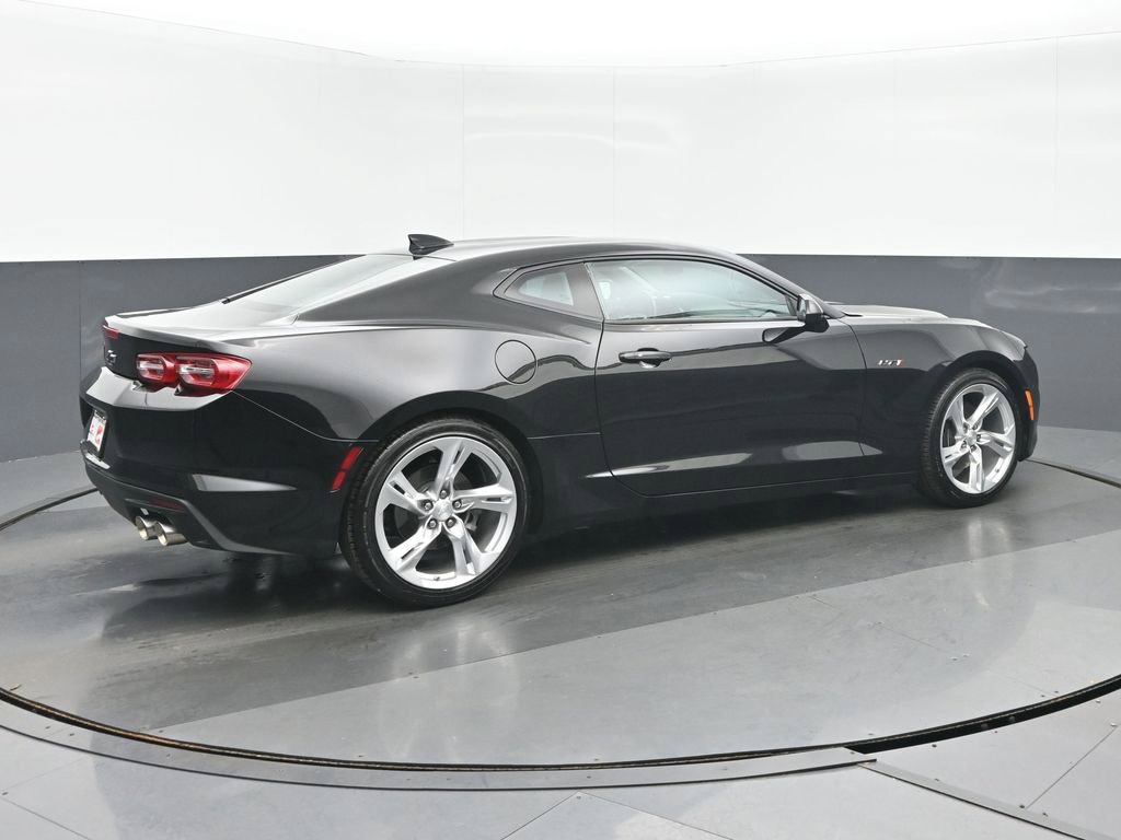 Used 2023 Chevrolet Camaro LT w/ Technology Package RWD image 3