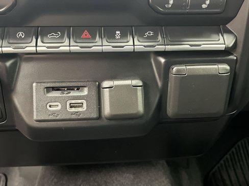 Used 2020 GMC Sierra 1500 SLE w/ SLE Value Package AWD/4WD image 24