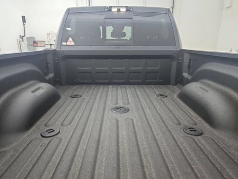 New 2026 RAM 2500 Laramie AWD/4WD image 32